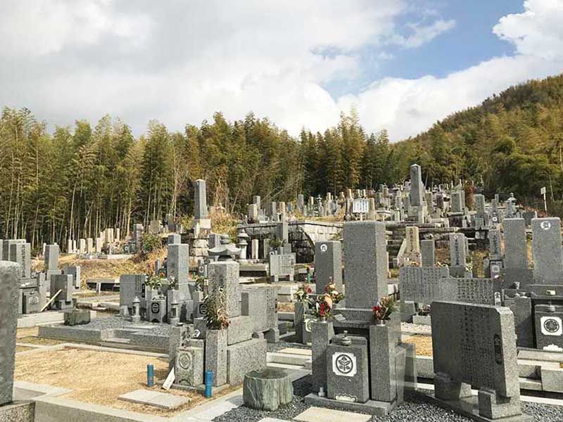 綺田墓地