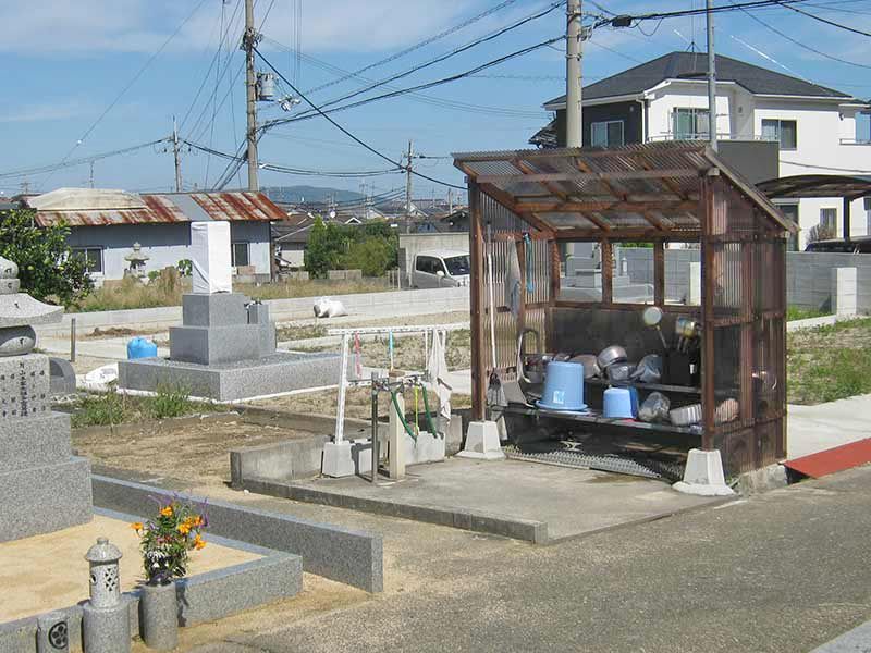 磯壁加守墓地