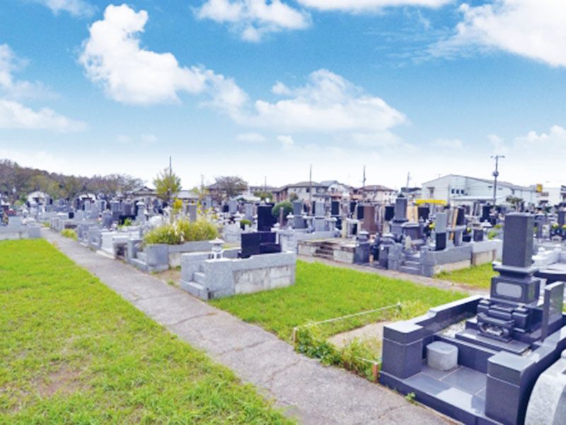 澄み切った青空の福王台霊園