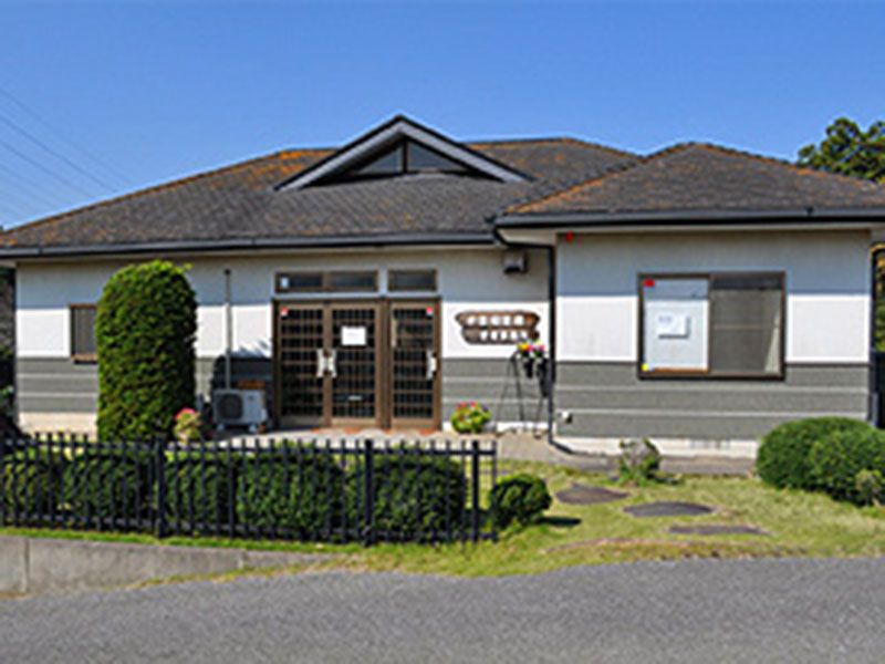 千葉緑霊園の管理事務所外観