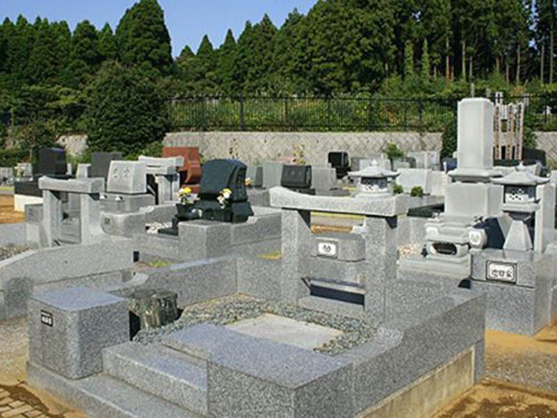 様々な形のデザインのお墓