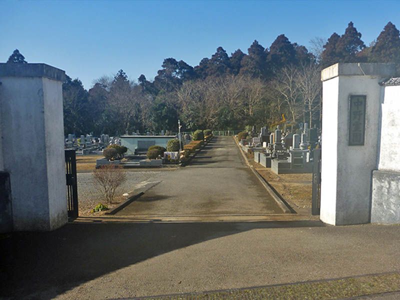 中野霊園入口