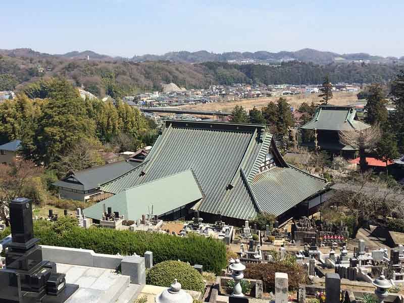 美しい景色の見晴らし墓苑の全景