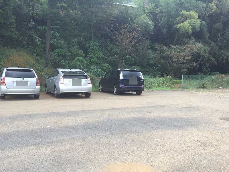 車での来園者様用に駐車場完備