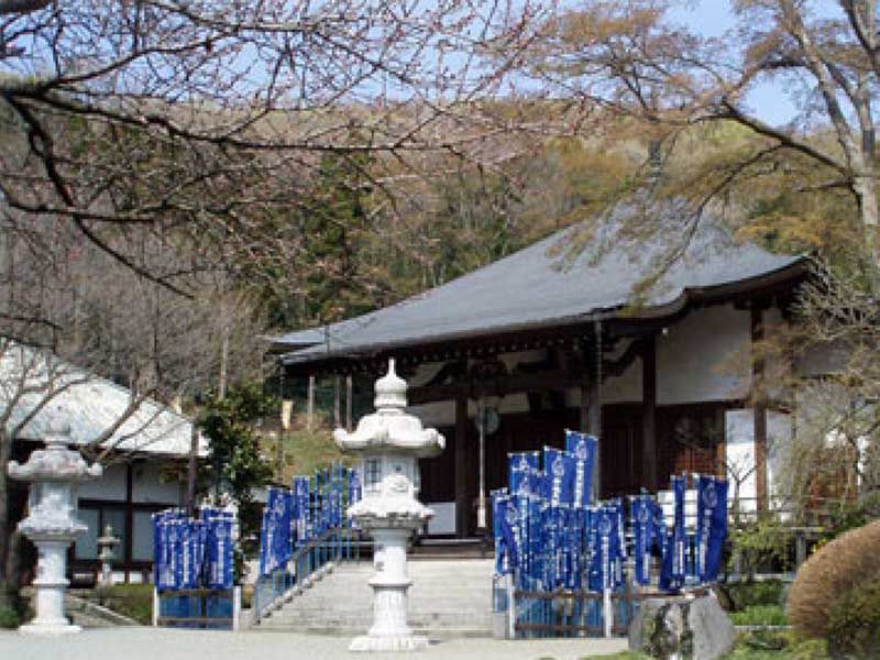 広々とした伊勢原墓苑