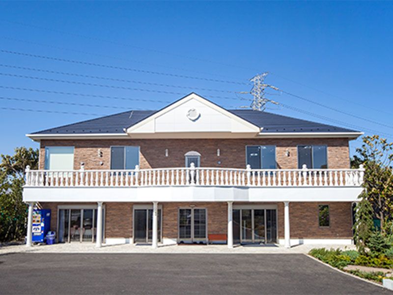 湘南公園墓地にあるおしゃれなデザインの管理棟の外観