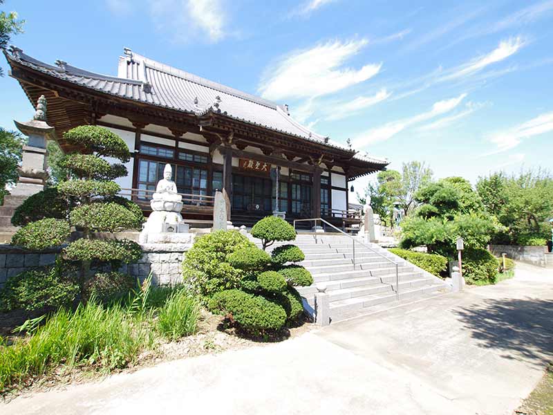 加須の杜霊苑 西浄寺 永代供養墓・樹木葬　自然に囲まれた本堂