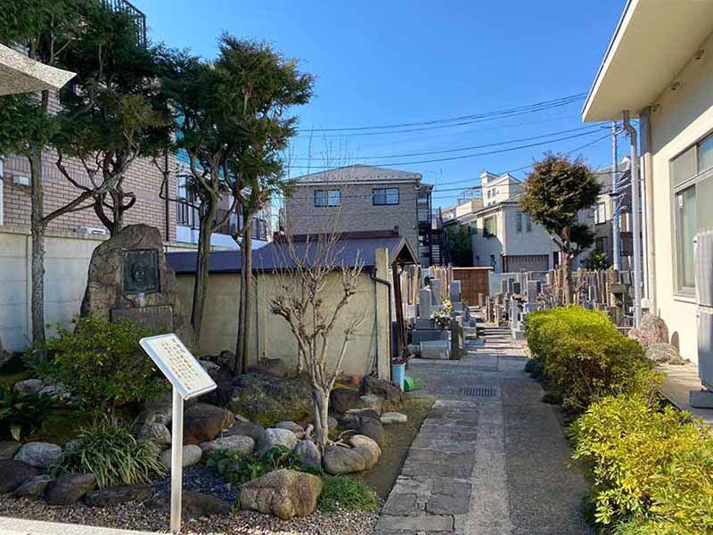 長源寺　趣のある境内