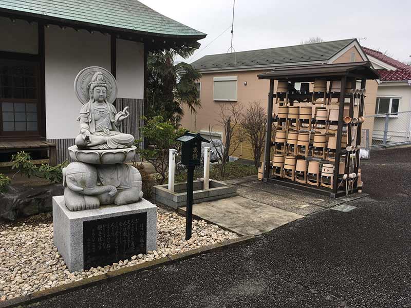 曹洞宗大蔵山 安全寺　水道設備と清掃用具