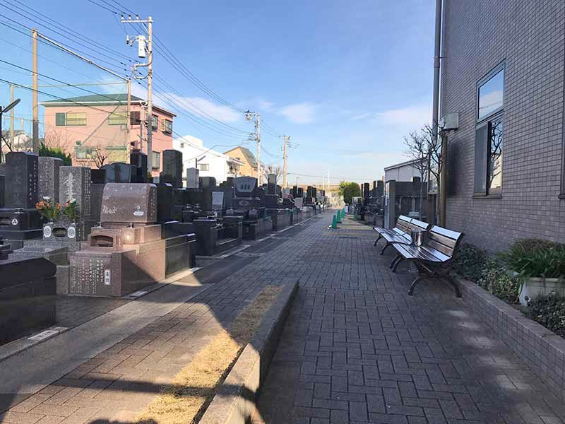 四つ木聖地苑　きれいに整備された参道