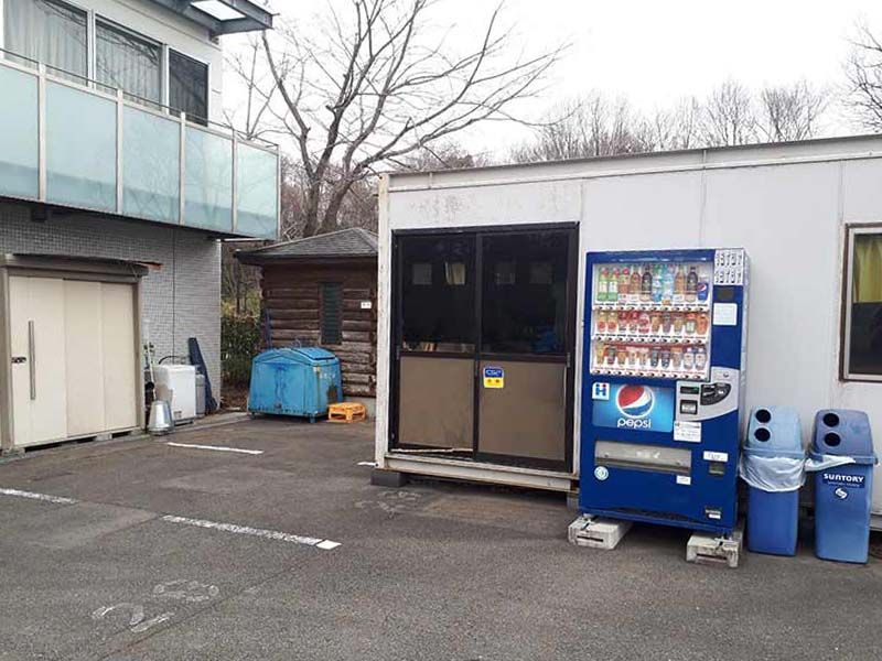 エクセレント八王子聖地　自動販売機があります