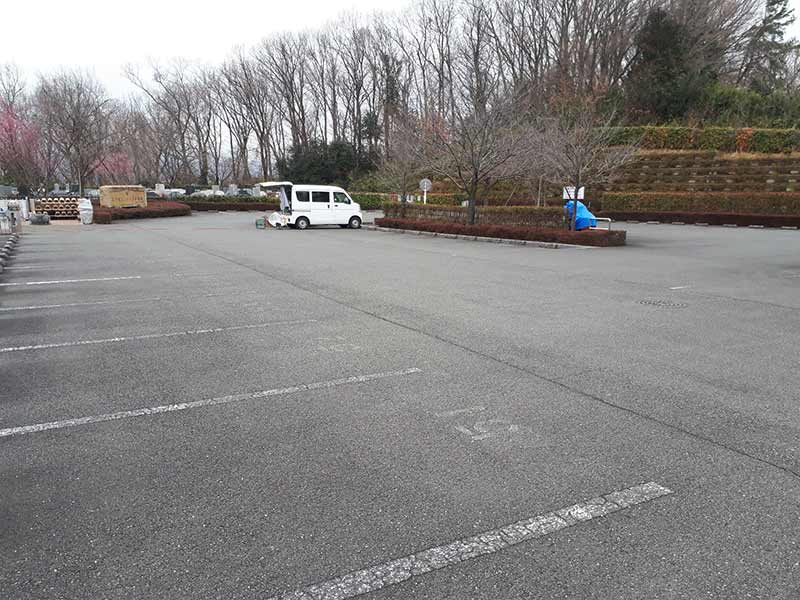 エクセレント八王子聖地　駐車場から墓地まで平坦です
