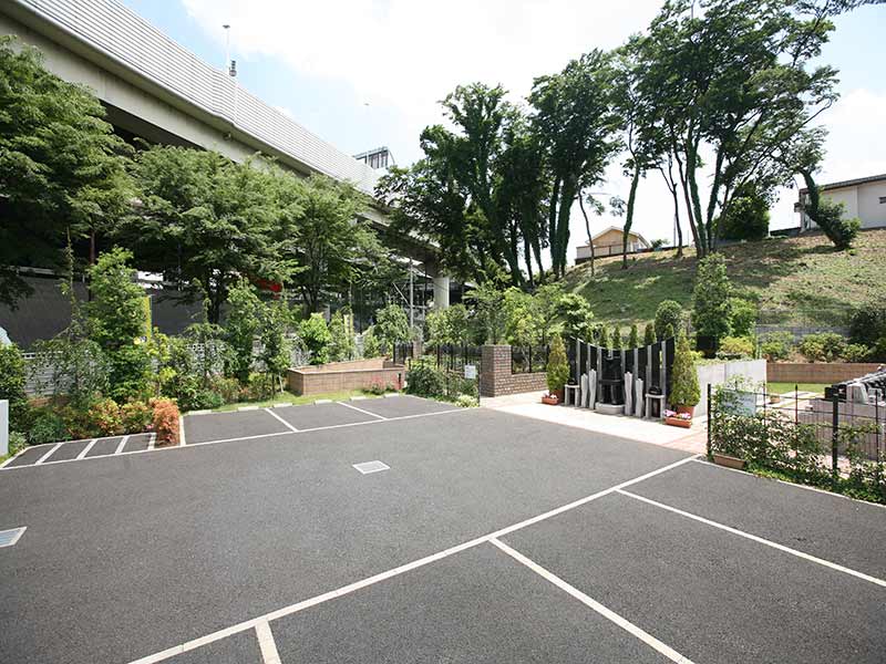 川口 永久の絆　駐車場①