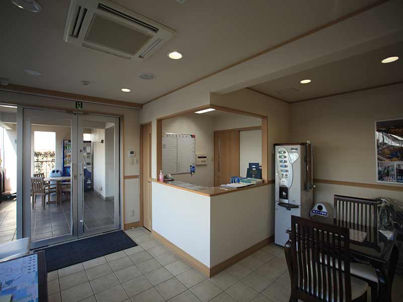 川口光輪メモリアルの管理棟内受付