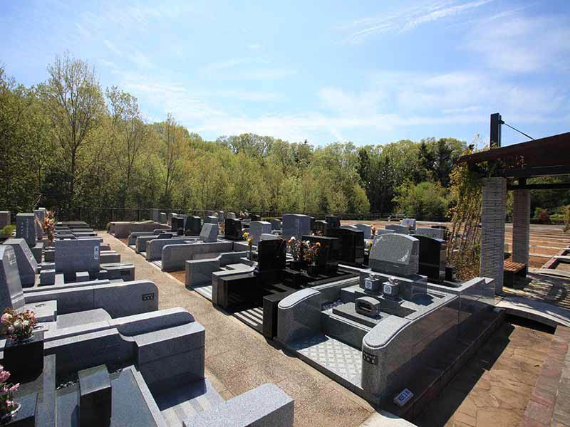 東京霊園　ゆったりとした区画の墓域①