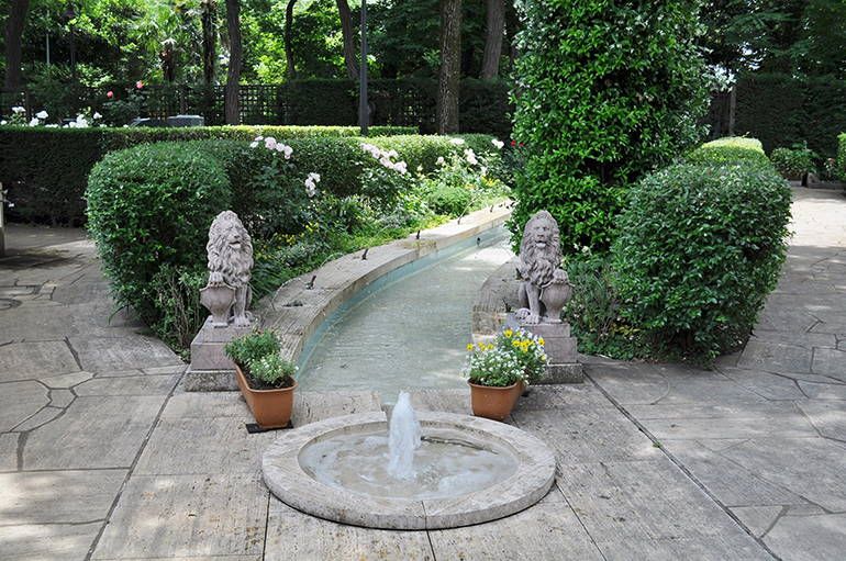 小平ふれあいパーク　霊園内の噴水