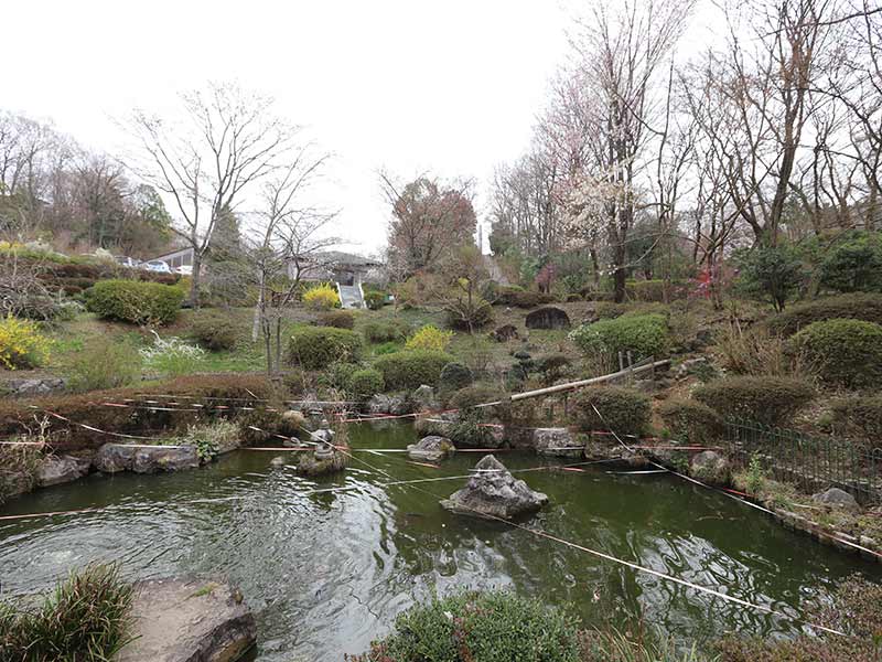 八王子 上川霊園の趣のある庭園