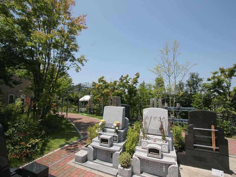 横浜あさひ霊園　緑豊かな墓域