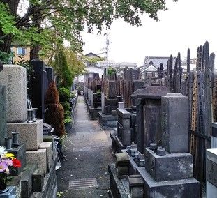 雲光院の墓所景観
