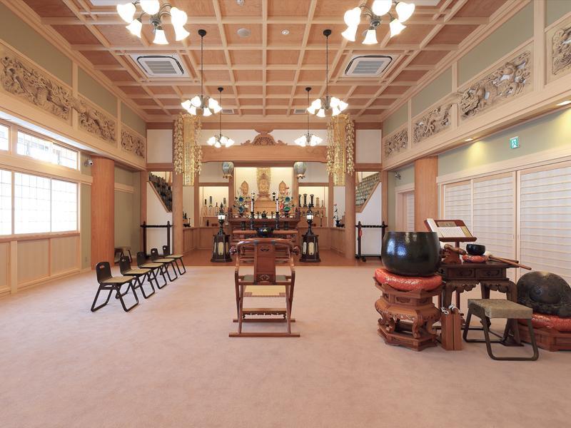 回向院納骨堂 久保山清苑　格式高く荘厳な本堂