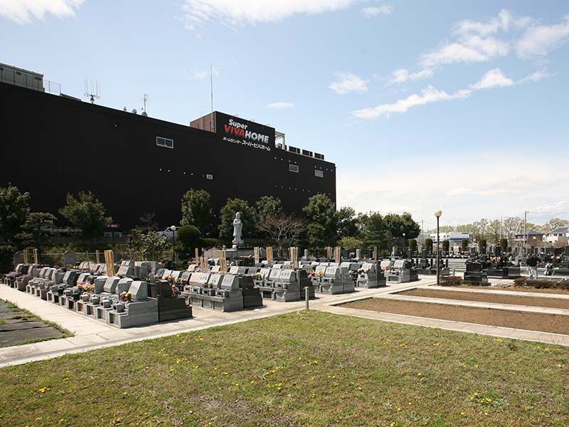 大林寺別院霊園　まだ空きのある広くて明るい雰囲気の墓域