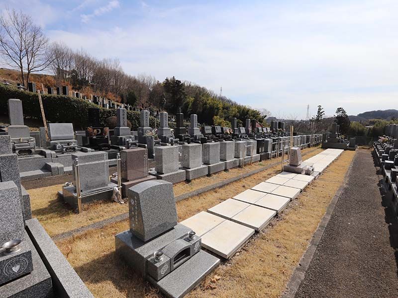 厚木中央霊園　開放感のある墓域