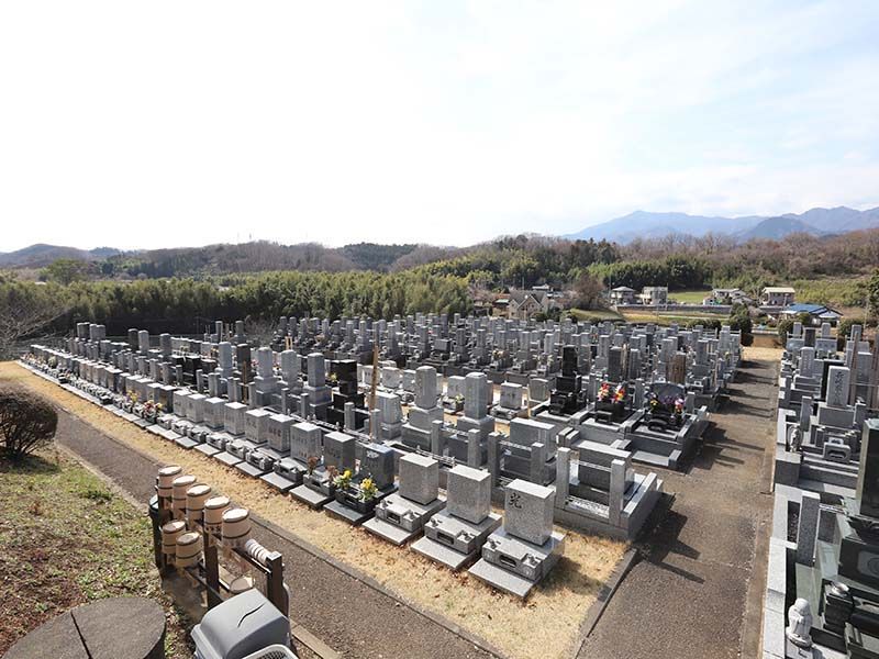 厚木中央霊園　自然豊かな環境