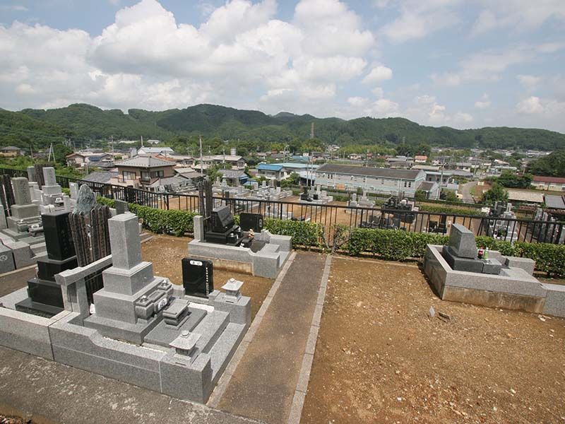 小川町青山メモリアルパーク　高台にある墓域