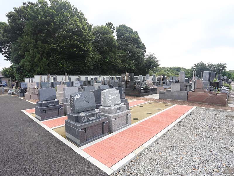 殿山聖地墓苑　緑が溢れる苑内風景