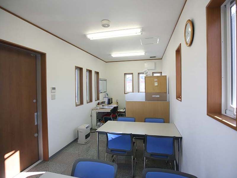 メモリアルみさと公園　休憩スペース