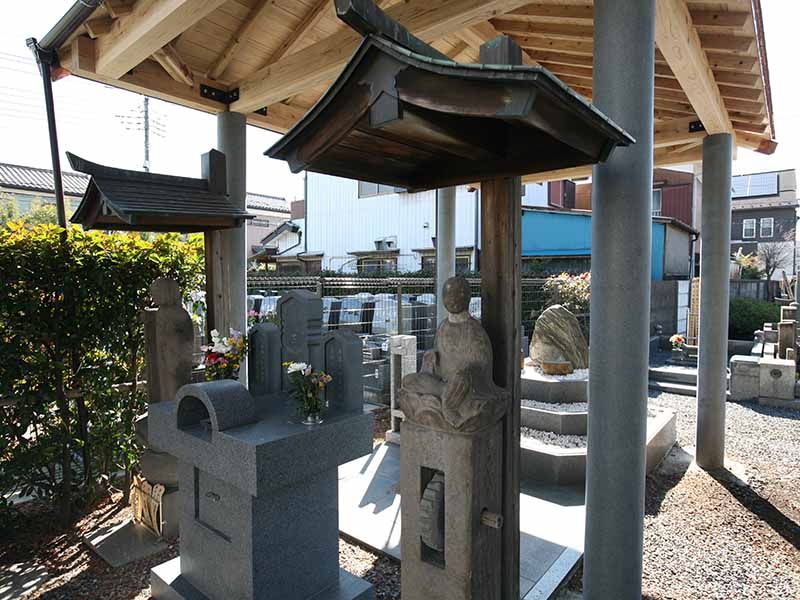 与野正圓寺墓苑　様々な供養碑