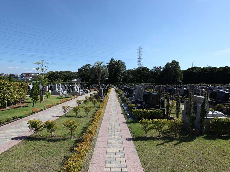 横浜二俣川霊園　日当たりが良く緑豊かな墓域