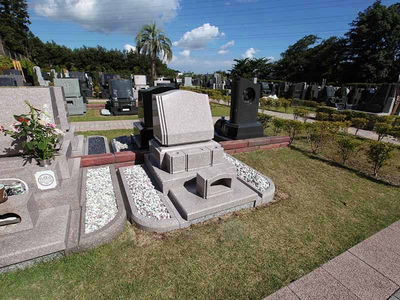横浜二俣川霊園　ゆとりある設計の墓域