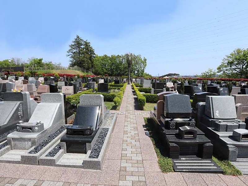 横浜二俣川霊園　様々な区画タイプの墓域