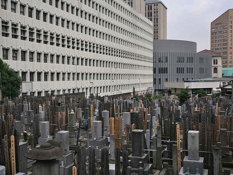 寳泉寺　和型墓石