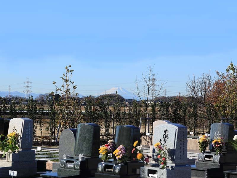 彩光浄苑　苑内から望む富士山