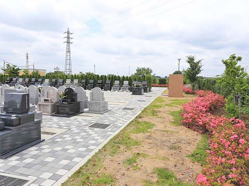 彩光浄苑　自然に囲まれたゆとり墓地