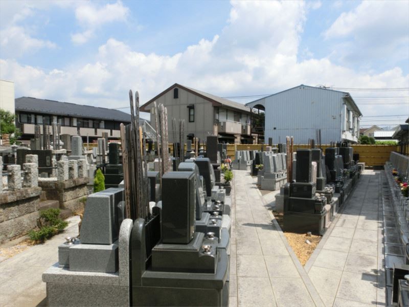 阿弥陀堂墓苑　日当たりの良い墓域