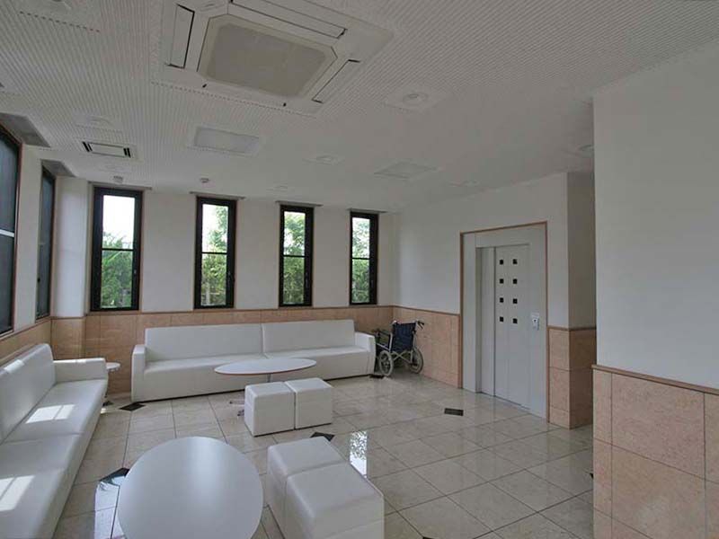 綾瀬蓼川霊園 天空の郷　管理棟内のロビー