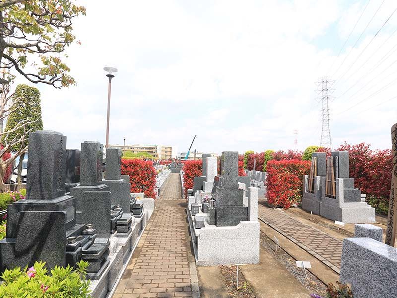 朝霞聖地霊園　区画整理された墓域