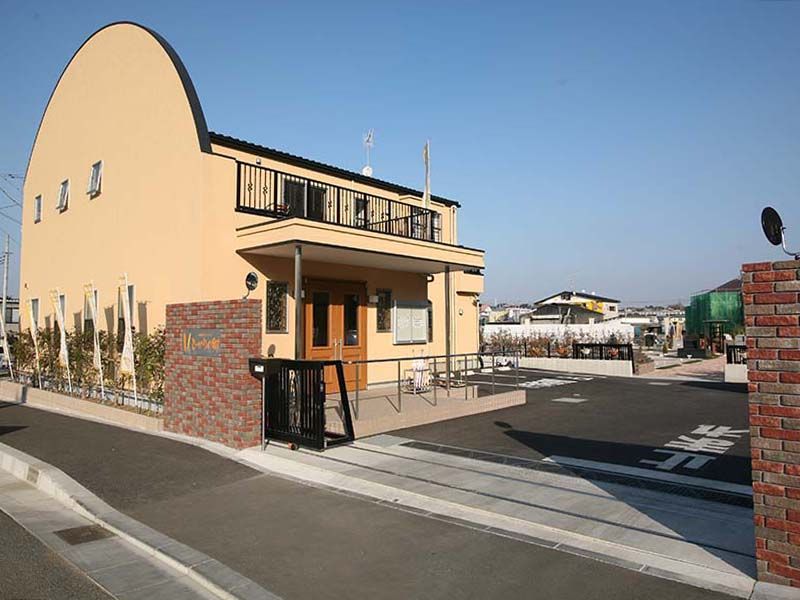 中和倉メモリアルひかりの郷　管理事務所と入り口