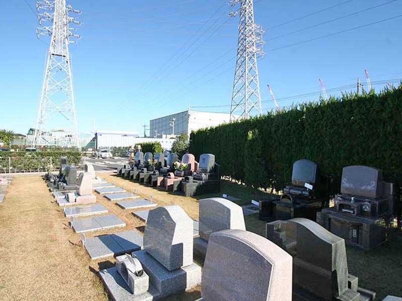 座間霊園 天空の郷　駐車場からすぐの墓域