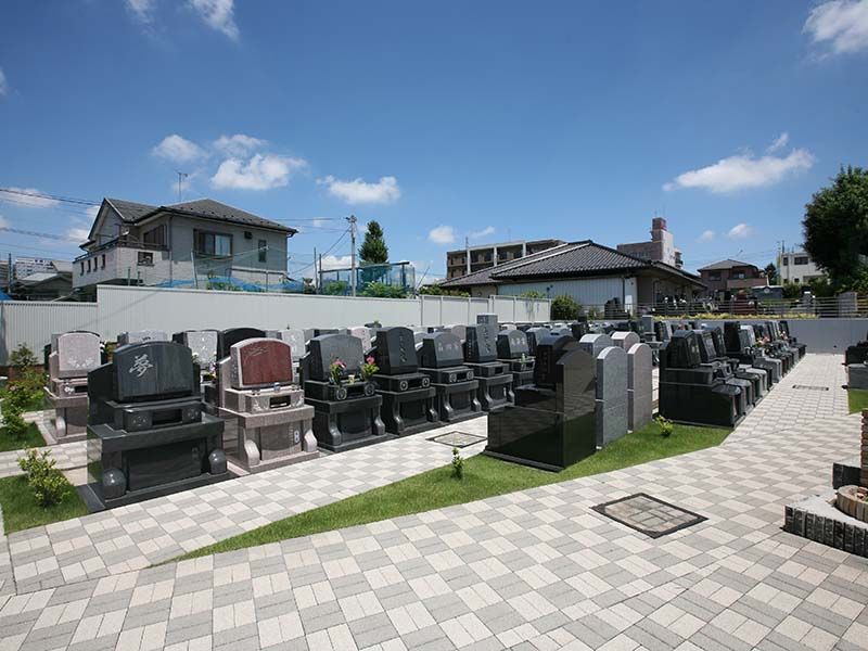 いわつき聖地霊園　色々あるデザイン墓石