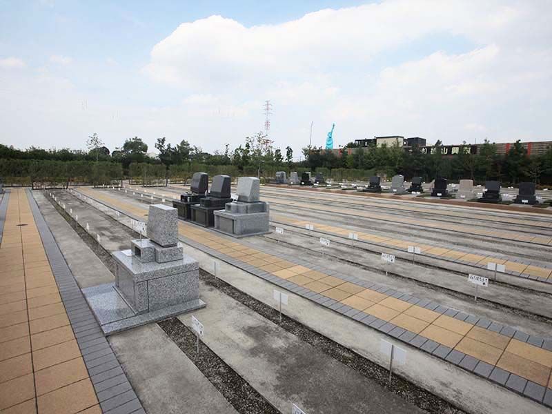 朝霞フォーシーズンメモリアル　ゆとり墓地寸景