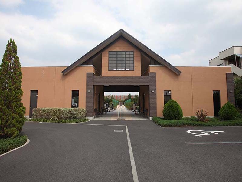 朝霞フォーシーズンメモリアル　洗練された印象の管理棟