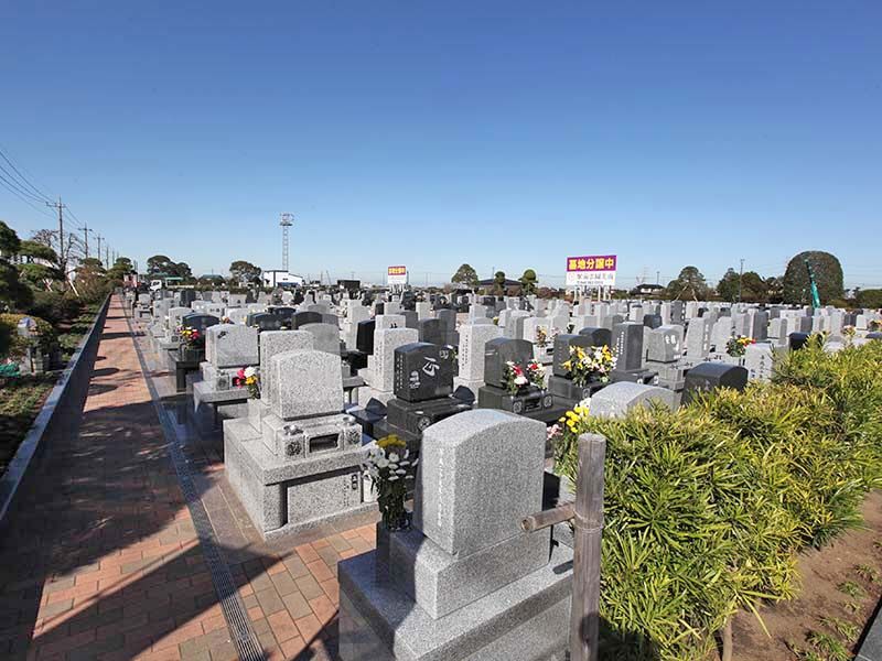 駅前霊園美南　区画整理された墓域