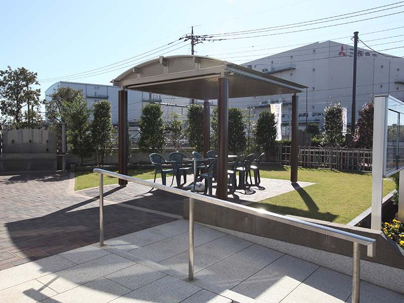 駅前霊園美南　屋根付きテラス