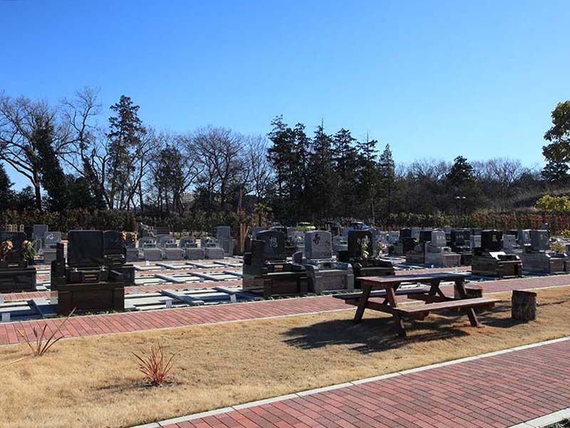 小江戸聖地霊園　緑に囲まれた園内
