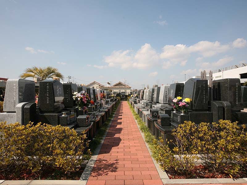 第二朝霞聖地霊園　平坦な参道