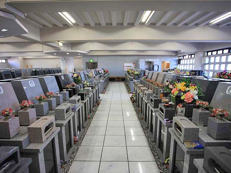 神奈川聖堂　広い参道など、施設全体がバリアフリー設計